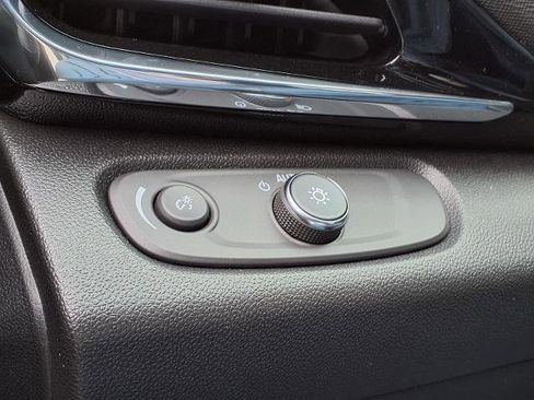 New 2026 Buick Envista Avenir image 16