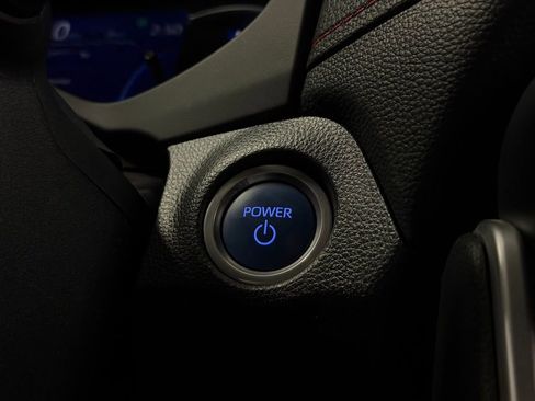 Used 2021 Toyota RAV4 SE image 21