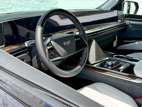 New 2026 Cadillac Escalade Platinum Sport w/ LPO, ONYX Package AWD/4WD image 14