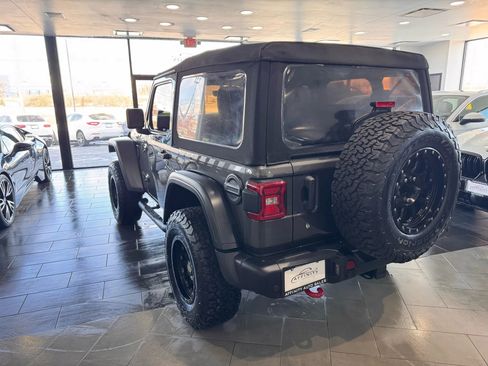 Used 2018 Jeep Wrangler Rubicon image 3