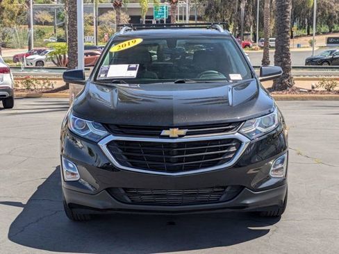 Used 2019 Chevrolet Equinox LT FWD image 2