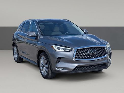 Used 2020 INFINITI QX50 Luxe w/ Navigation Package FWD image 2