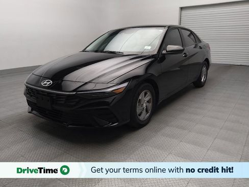 Used 2025 Hyundai Elantra SE image 1