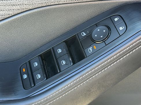 Used 2023 Nissan Rogue SV image 26