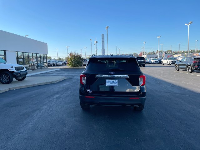 Used 2022 Ford Explorer XLT AWD/4WD image 4
