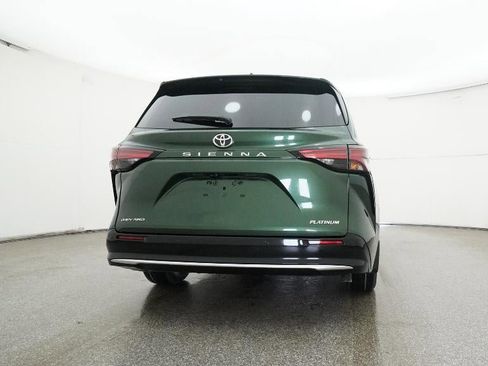 New 2026 Toyota Sienna Platinum image 31