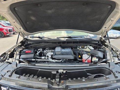 Used 2023 Chevrolet Suburban Premier w/ Max Trailering Package AWD/4WD image 18