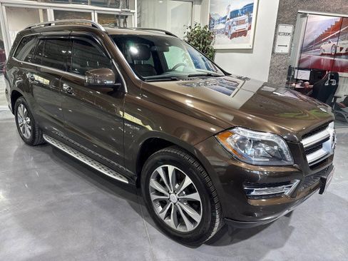 Used 2013 Mercedes-Benz GL 450 4MATIC w/ Premium 1 Pkg image 2