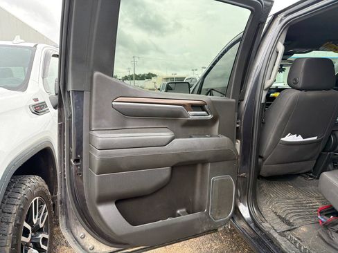 Used 2022 Chevrolet Silverado 1500 LT w/ Z71 Off-Road Package AWD/4WD image 21