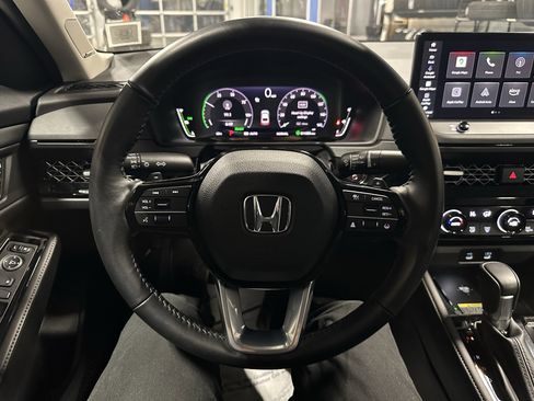 Used 2023 Honda Accord Touring image 8