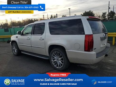 Used 2011 Cadillac Escalade ESV Luxury image 3