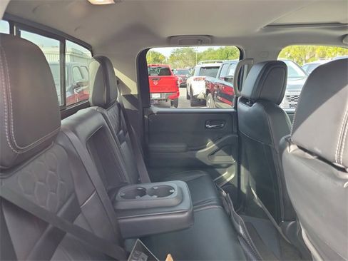 Used 2024 Nissan Frontier SL w/ Technology Package image 30