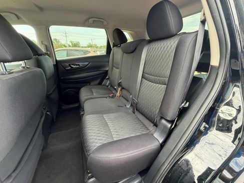 Used 2019 Nissan Rogue SV w/ Premium Package FWD image 13