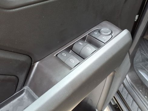 Used 2025 Chevrolet Colorado Trail Boss AWD/4WD image 17