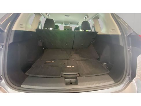 Used 2024 Nissan Rogue SV AWD/4WD image 12