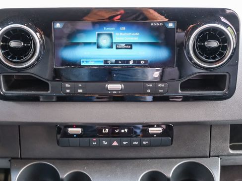 Used 2024 Mercedes-Benz Sprinter 2500 image 16