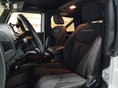 Used 2018 Jeep Wrangler Sport image 15