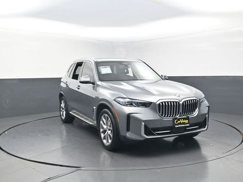 Used 2024 BMW X5 xDrive40i w/ Premium Package AWD/4WD image 3
