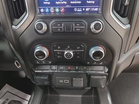 Used 2023 GMC Sierra 2500 AT4 AWD/4WD image 15