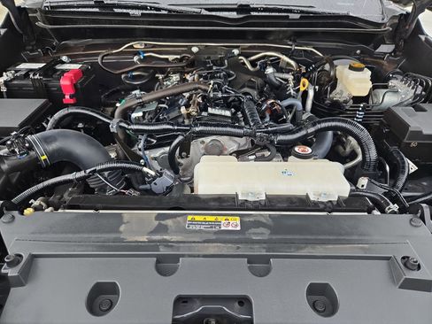 Used 2025 Toyota Tacoma SR5 AWD/4WD image 33