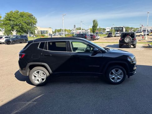Used 2022 Jeep Compass Latitude w/ Convenience Group AWD/4WD image 6
