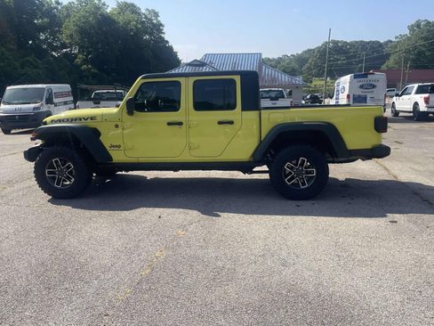 Used 2024 Jeep Gladiator Mojave w/ Convenience Group AWD/4WD image 8