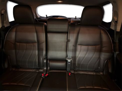 Used 2019 INFINITI QX60 Luxe w/ Essential Package image 38