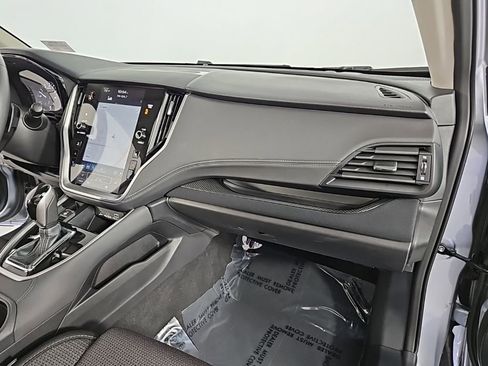 Used 2025 Subaru Outback Premium image 15
