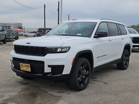 New 2025 Jeep Grand Cherokee L Altitude image 7