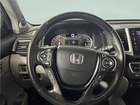 Used 2018 Honda Pilot Touring image 21