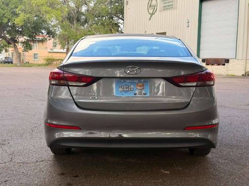 Used 2018 Hyundai Elantra SE FWD image 6
