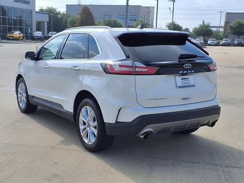 Used 2021 Ford Edge Titanium FWD image 2