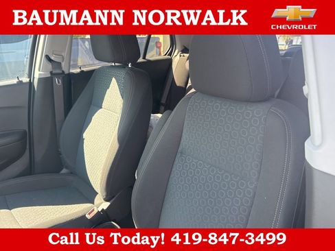 Used 2022 Chevrolet Trax LS w/ Tint and Cruise Package image 20