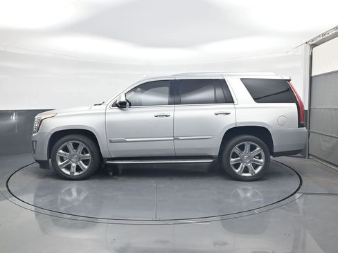 Used 2019 Cadillac Escalade Luxury AWD/4WD image 8