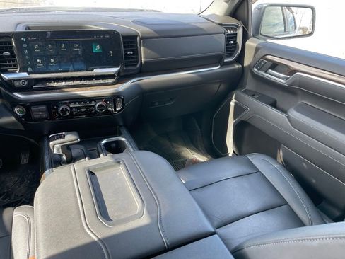 Used 2022 Chevrolet Silverado 1500 RST w/ Convenience Package II image 9