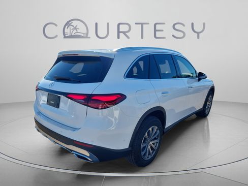 Certified 2026 Mercedes-Benz GLC 300 image 4
