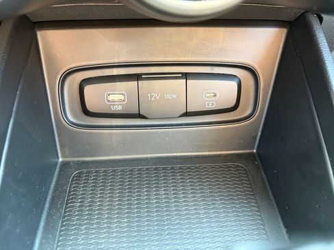 Used 2025 Hyundai Kona SEL FWD image 15