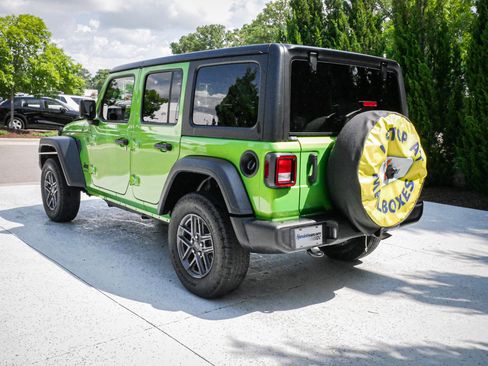 Used 2025 Jeep Wrangler Unlimited Sport AWD/4WD image 9