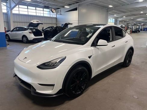 Used 2021 Tesla Model Y 2WD image 7
