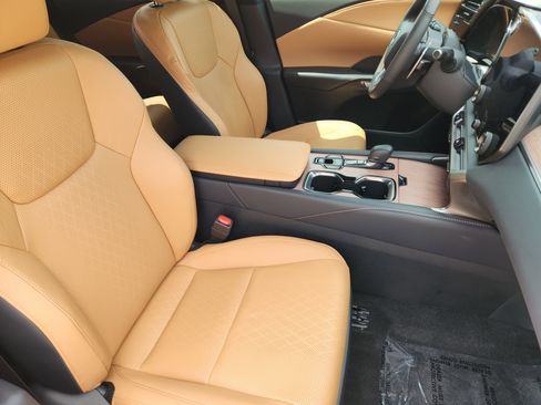 Used 2024 Lexus RX 350 Premium Plus w/ Convenience Package FWD image 8