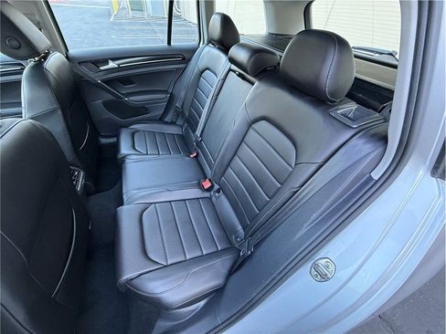 Used 2017 Volkswagen Golf S image 20