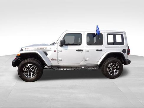 Used 2024 Jeep Wrangler Unlimited Rubicon AWD/4WD image 5