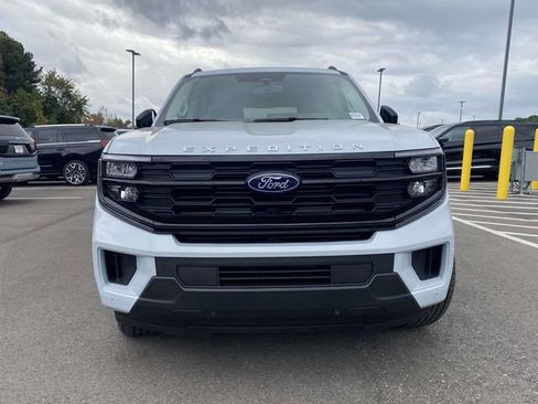 New 2025 Ford Expedition Max Active image 8