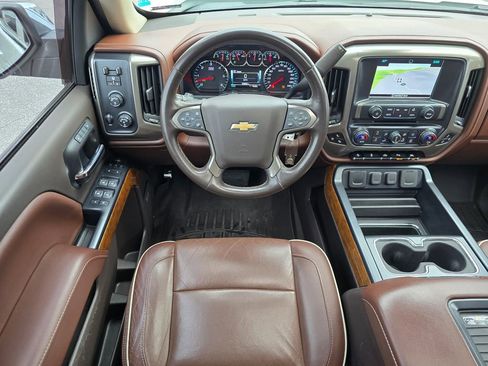 Used 2018 Chevrolet Silverado 1500 High Country image 32