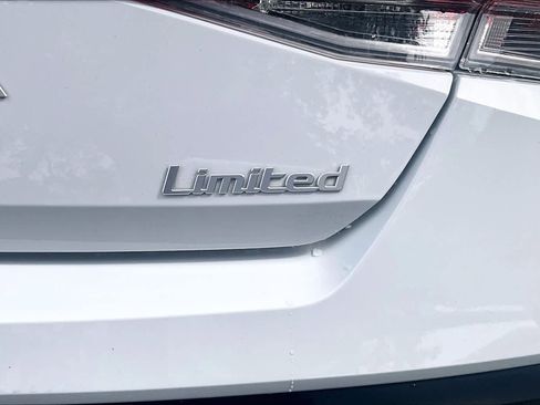 Used 2024 Hyundai Elantra Limited FWD image 10