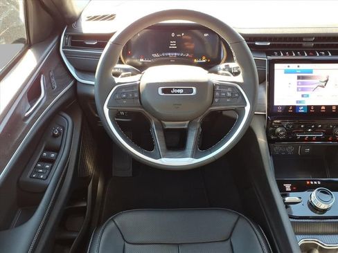 New 2025 Jeep Grand Cherokee L Limited w/ Luxury Tech Group II image 28