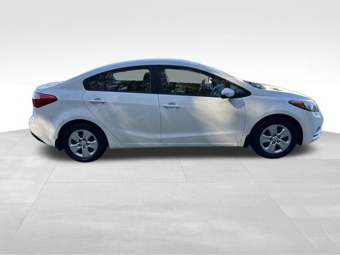 Used 2016 Kia Forte LX image 7