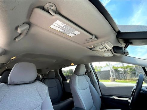 Used 2024 Toyota Sienna LE FWD image 14