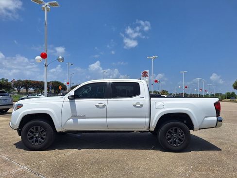 Used 2023 Toyota Tacoma SR5 RWD image 8