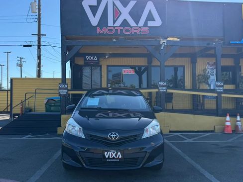 Used 2012 Toyota Yaris L FWD image 2
